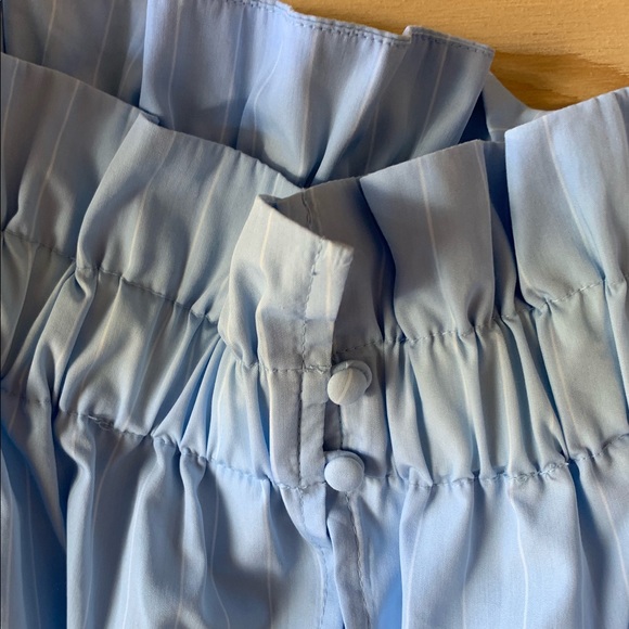 Stripped off the shoulder top - Picture 3 of 3